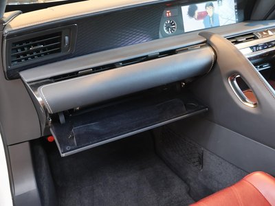 2017 Lexus LC — миниатюра 42