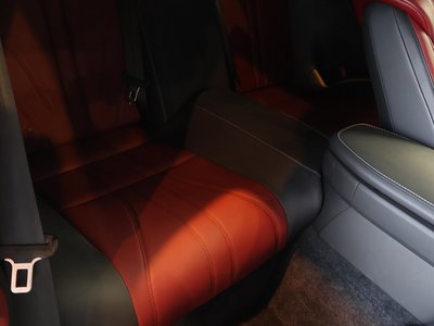 2017 Lexus LC — миниатюра 22