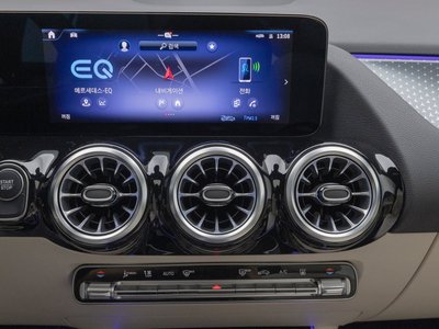 2025 Mercedes-BENZ EQA — миниатюра 16