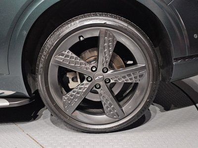 صورة 8 لـ 2021 Genesis GV70