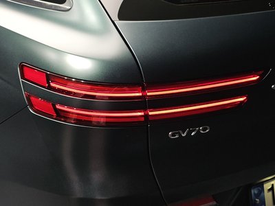 صورة 10 لـ 2021 Genesis GV70