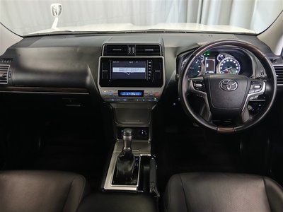 TOYOTA LAND CRUISER PRADO - 9