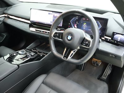 BMW 5 SERIES - 4