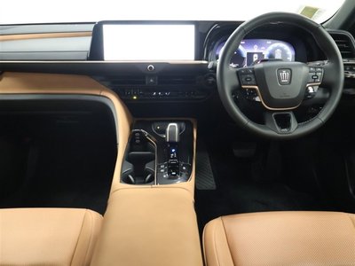2025 Toyota CROWN SPORT photo 3