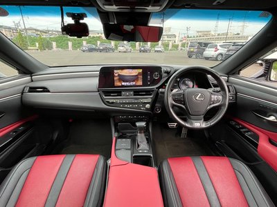2022 Lexus ES — миниатюра 4