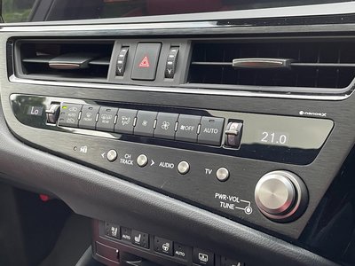 2022 Lexus ES — миниатюра 36
