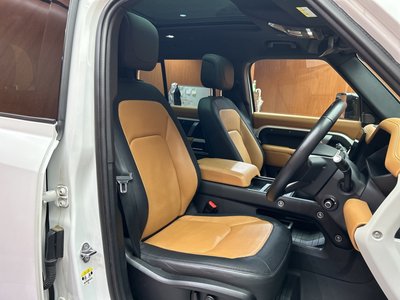 LAND ROVER DEFENDER - 6