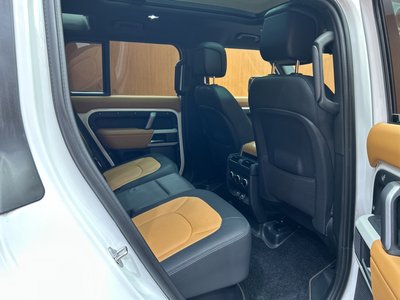 LAND ROVER DEFENDER - 8
