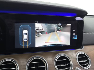 2020 Mercedes-BENZ E-CLASS 缩略图 21