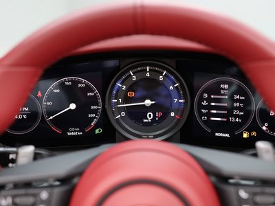 PORSCHE 911 - 8