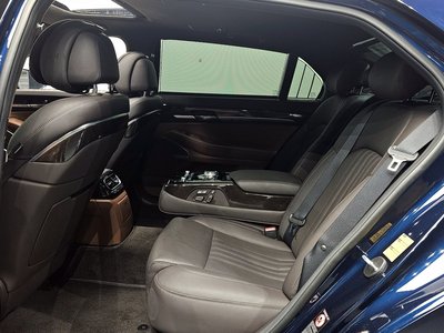 2019 Genesis G90 — миниатюра 17