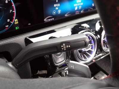 MERCEDES-BENZ CLA - 9