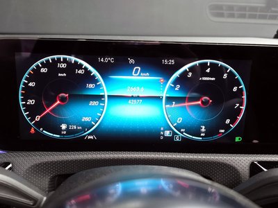 MERCEDES-BENZ CLA - 8