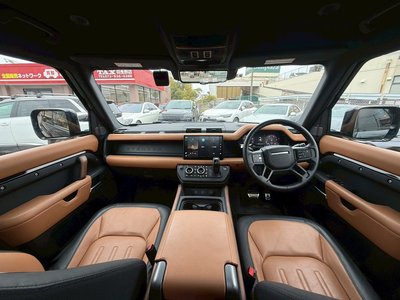 LAND ROVER DEFENDER - 3