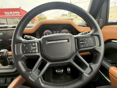 LAND ROVER DEFENDER - 4