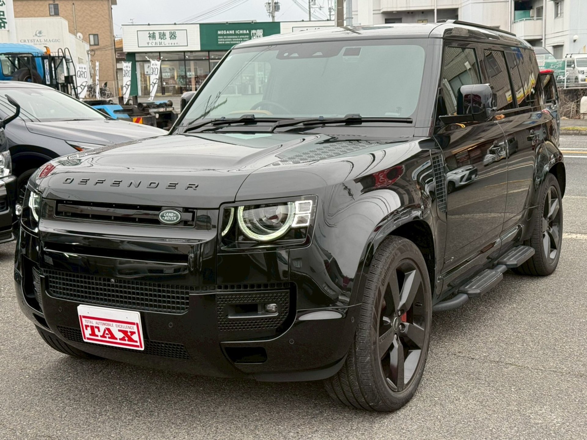 LAND ROVER DEFENDER - View 1