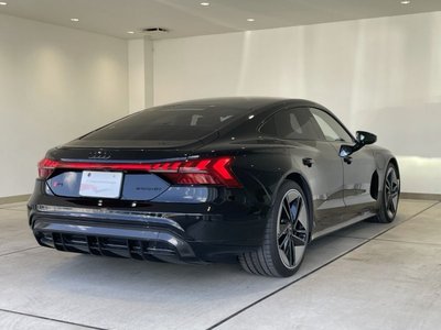 AUDI RS E-TRON GT - 4