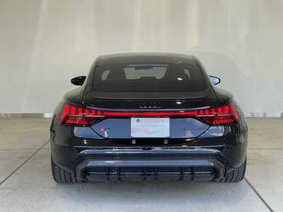 AUDI RS E-TRON GT - 5