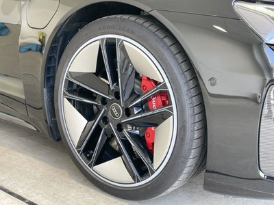 AUDI RS E-TRON GT - 6