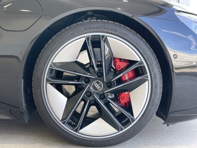 AUDI RS E-TRON GT - 7