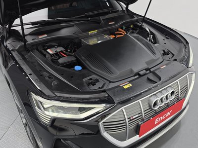 صورة 7 لـ 2023 AUDI E-TRON