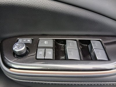 صورة مصغرة 36 لـ 2023 Toyota CROWN SPORT