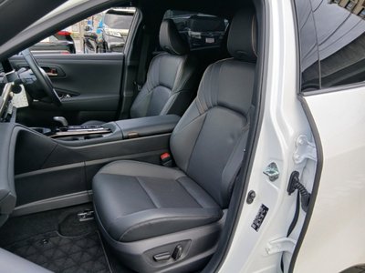 صورة مصغرة 21 لـ 2023 Toyota CROWN SPORT