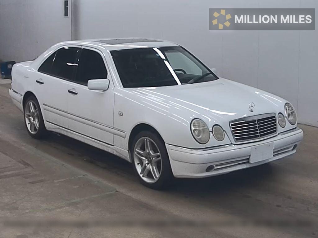 MERCEDES-BENZ E-CLASS - View 1