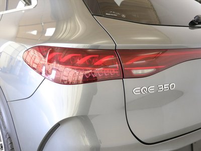 MERCEDES-BENZ EQE - 9
