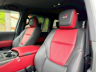 TOYOTA LAND CRUISER 300 - 9