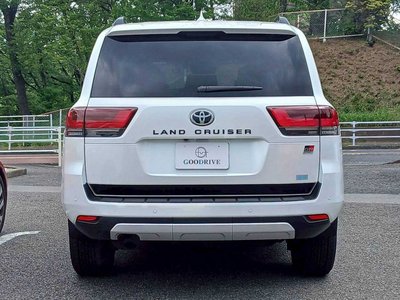 TOYOTA LAND CRUISER 300 - 6