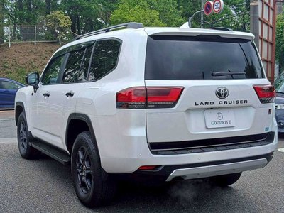 TOYOTA LAND CRUISER 300 - 5