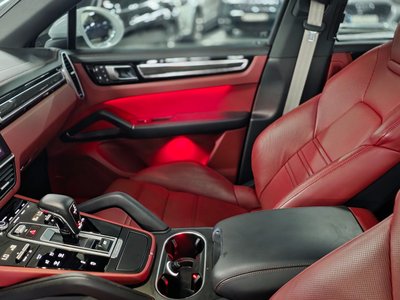 صورة 8 لـ 2023 Porsche CAYENNE