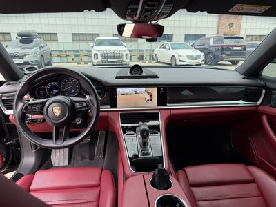 صورة 4 لـ 2023 Porsche PANAMERA
