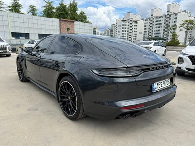 صورة 5 لـ 2023 Porsche PANAMERA
