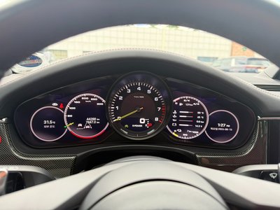 صورة 8 لـ 2023 Porsche PANAMERA