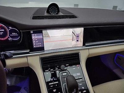2021 Porsche PANAMERA photo 10