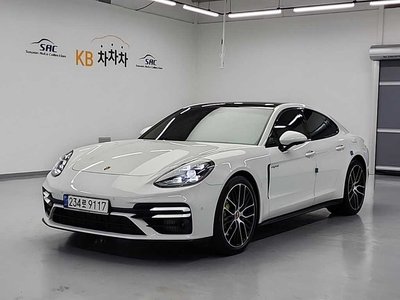 2021 Porsche PANAMERA photo 1