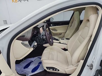 2021 Porsche PANAMERA thumbnail 11
