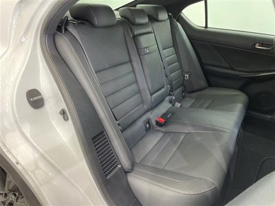 2023 Lexus IS — миниатюра 26