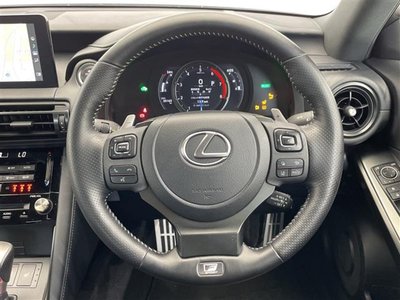 2023 Lexus IS — миниатюра 11