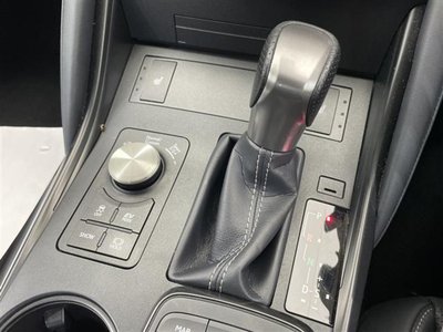 2023 Lexus IS — миниатюра 17
