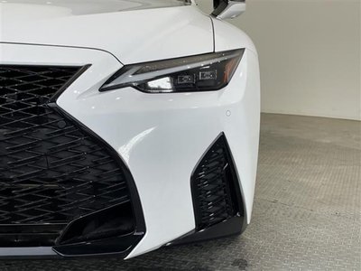 2023 Lexus IS — миниатюра 40