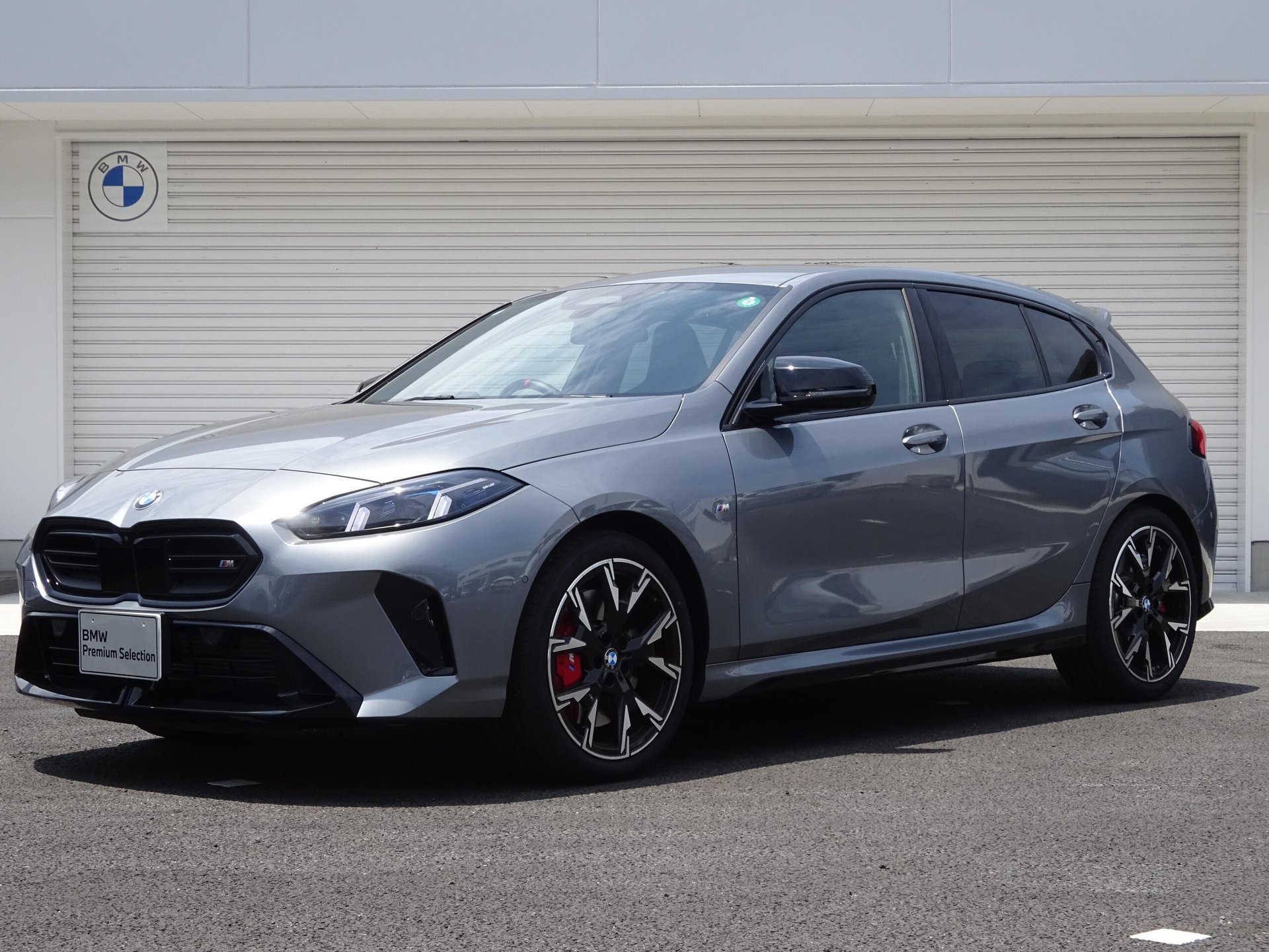 BMW 1 SERIES - View 1