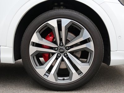 AUDI Q8 - 8