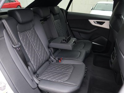 AUDI Q8 - 10