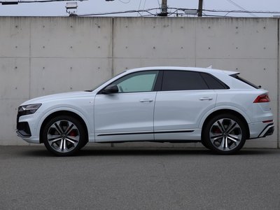 AUDI Q8 - 4