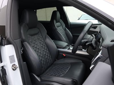 AUDI Q8 - 9