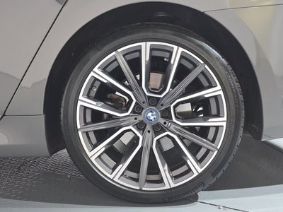 BMW 7 SERIES - 8