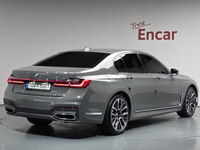 BMW 7 SERIES - 2
